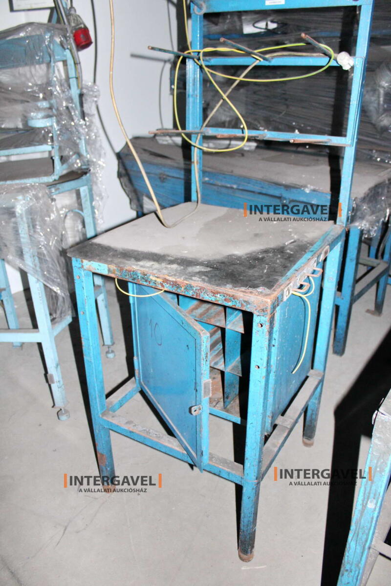 Szerelő asztal 13