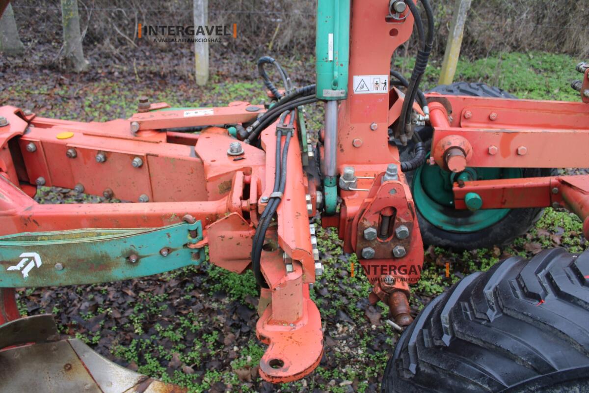 Váltvaforgató eke - Kverneland 7