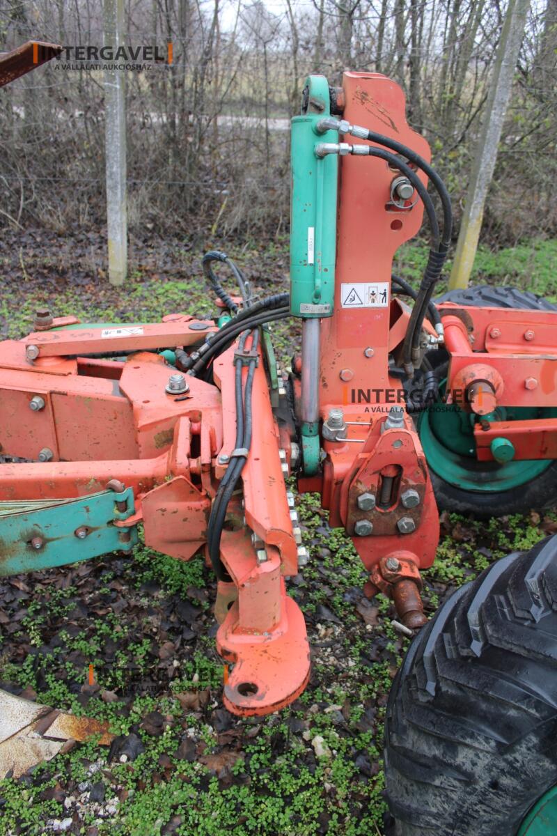 Váltvaforgató eke - Kverneland 8