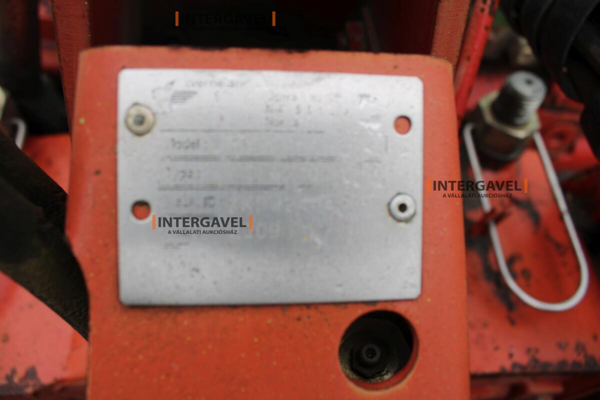 Váltvaforgató eke - Kverneland 9