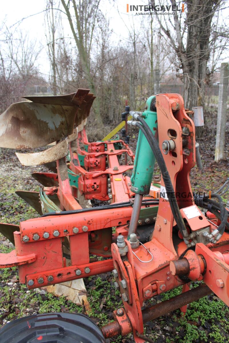 Váltvaforgató eke - Kverneland 10