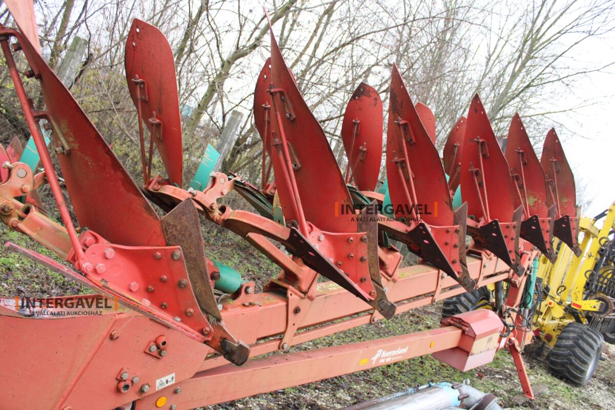 Váltvaforgató eke - Kverneland 17