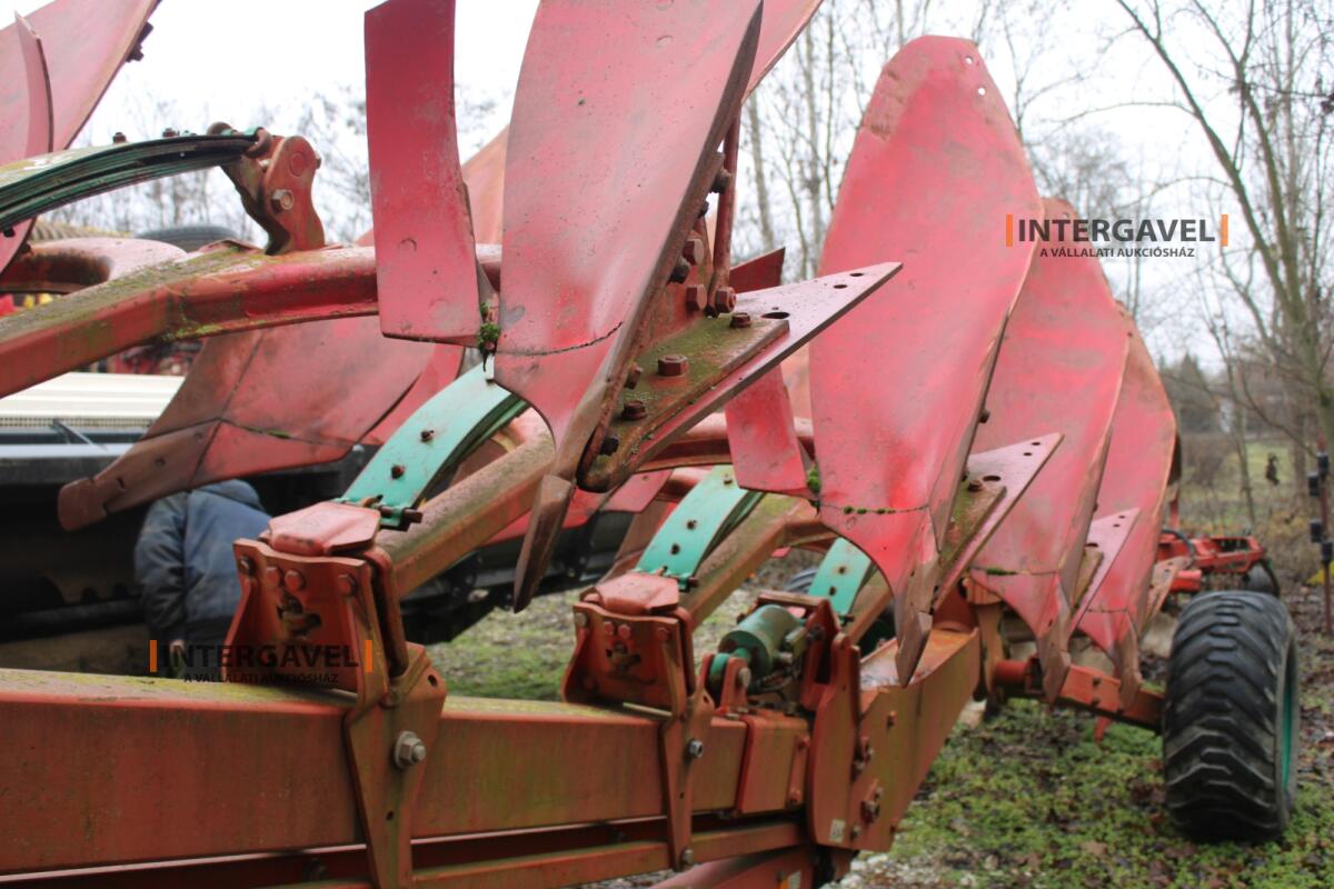 Váltvaforgató eke - Kverneland 28