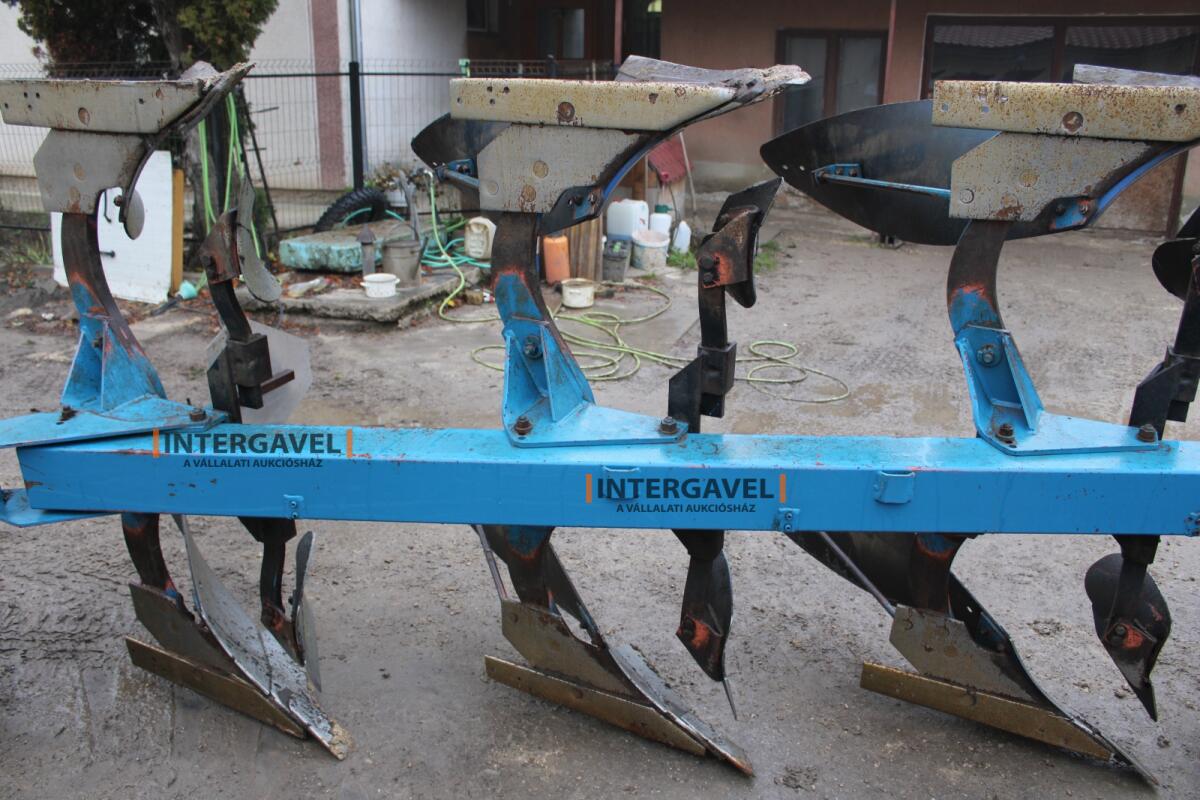 Váltvaforgató eke - Överum 13