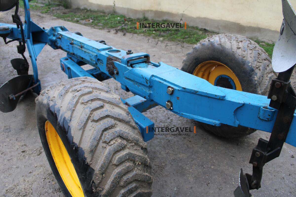 Váltvaforgató eke - Överum 16