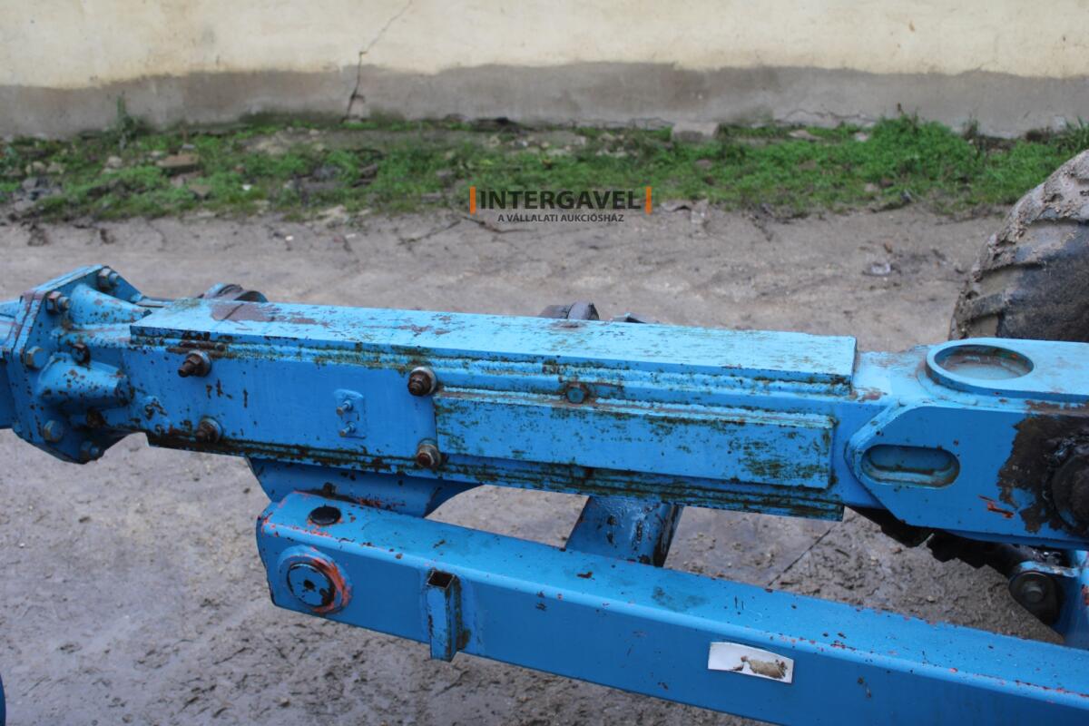 Váltvaforgató eke - Överum 18