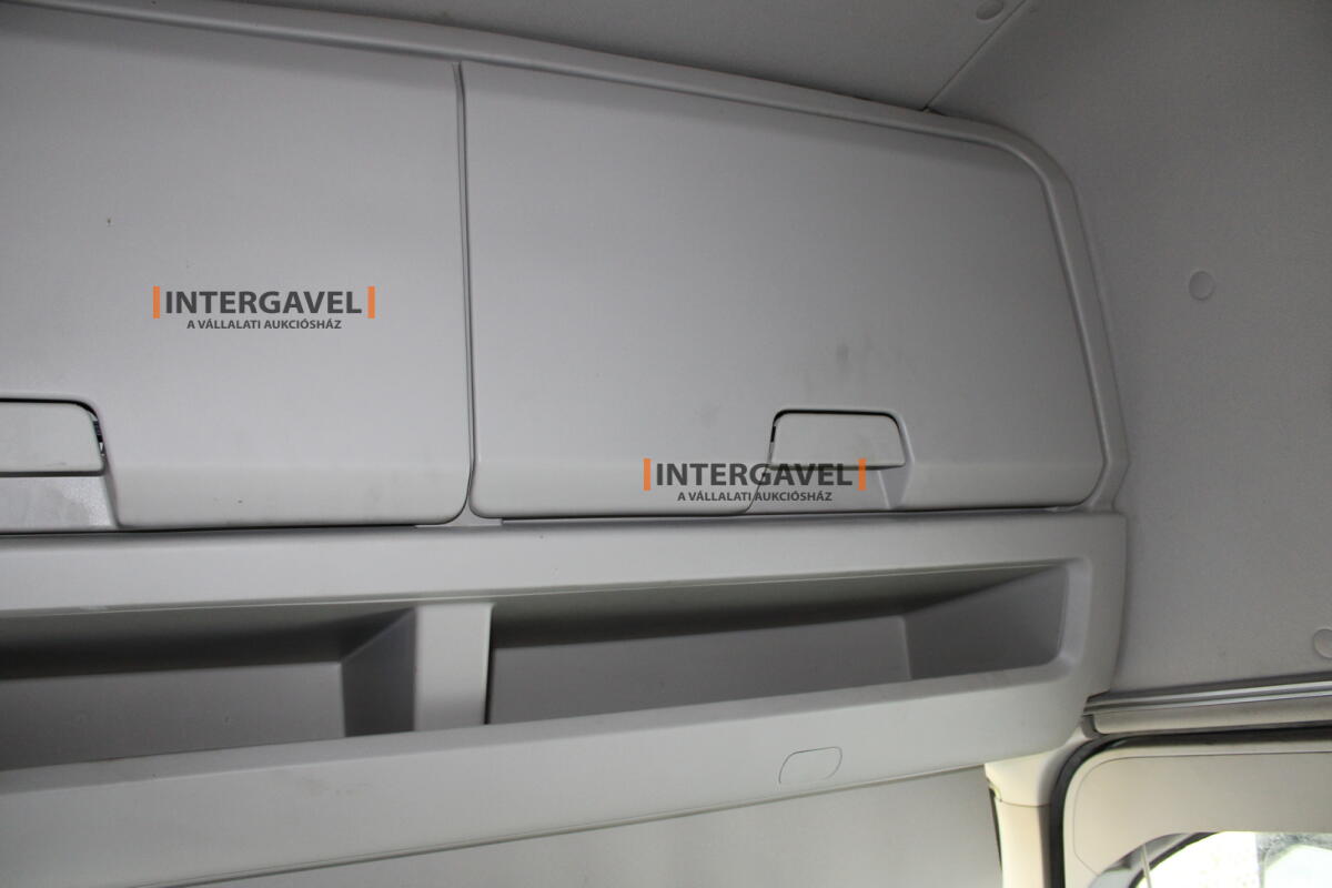 Ford F-Max nyergesvontató 30