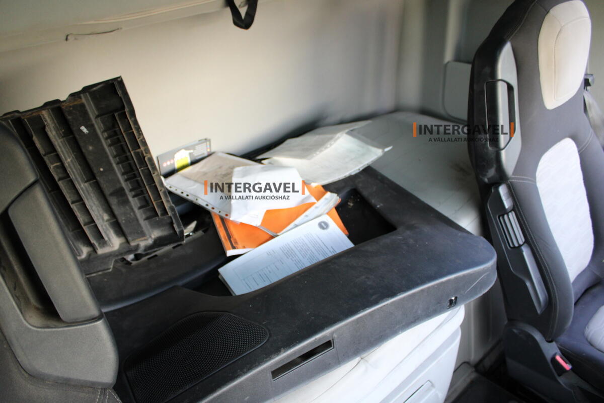 Ford F-Max nyergesvontató 38