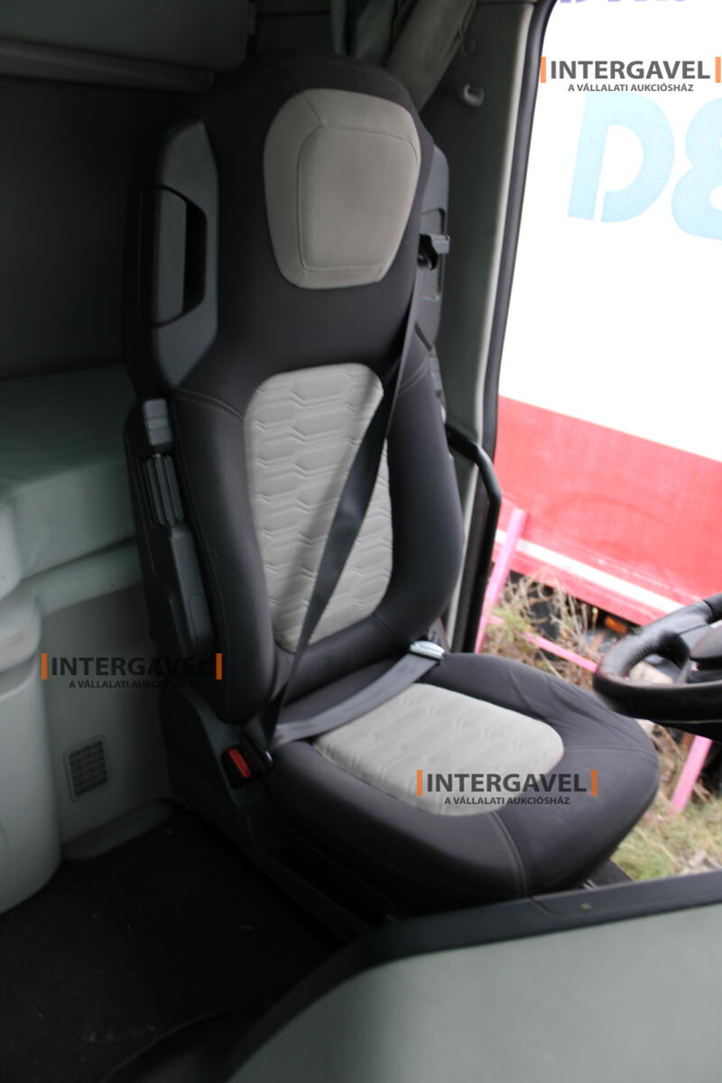 Ford F-Max nyergesvontató 23