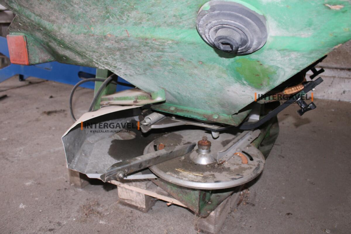 Műtrágyaszóró - Amazone 8