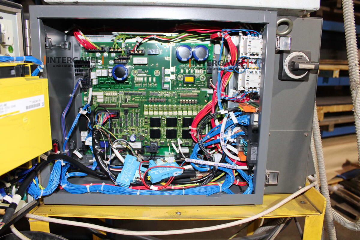 Hegesztő robot - Fanuc, ARC Mate 100iC; Fronius, TransSteel 3500 Rob 16