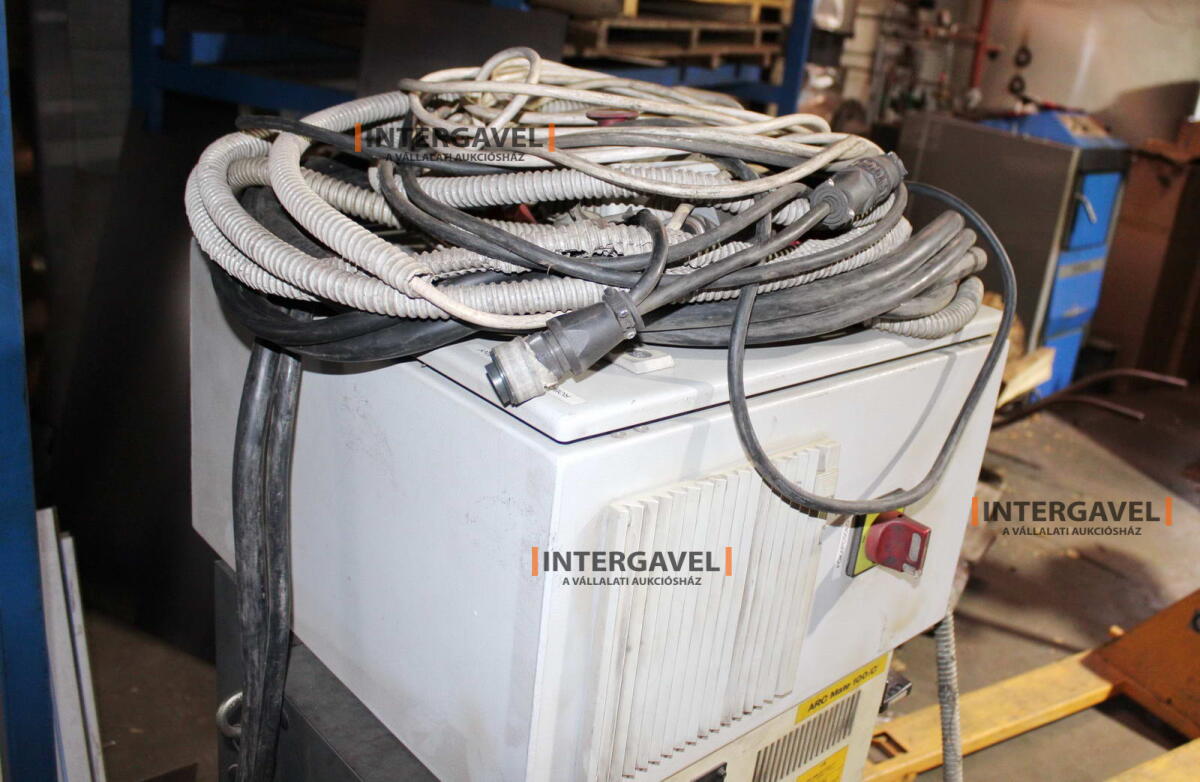 Hegesztő robot - Fanuc, ARC Mate 100iC; Fronius, TransSteel 3500 Rob 17