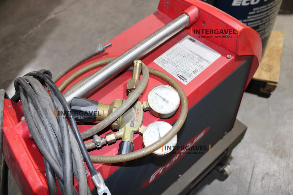 Hegesztő robot - Fanuc, ARC Mate 100iC; Fronius, TransSteel 3500 Rob 29