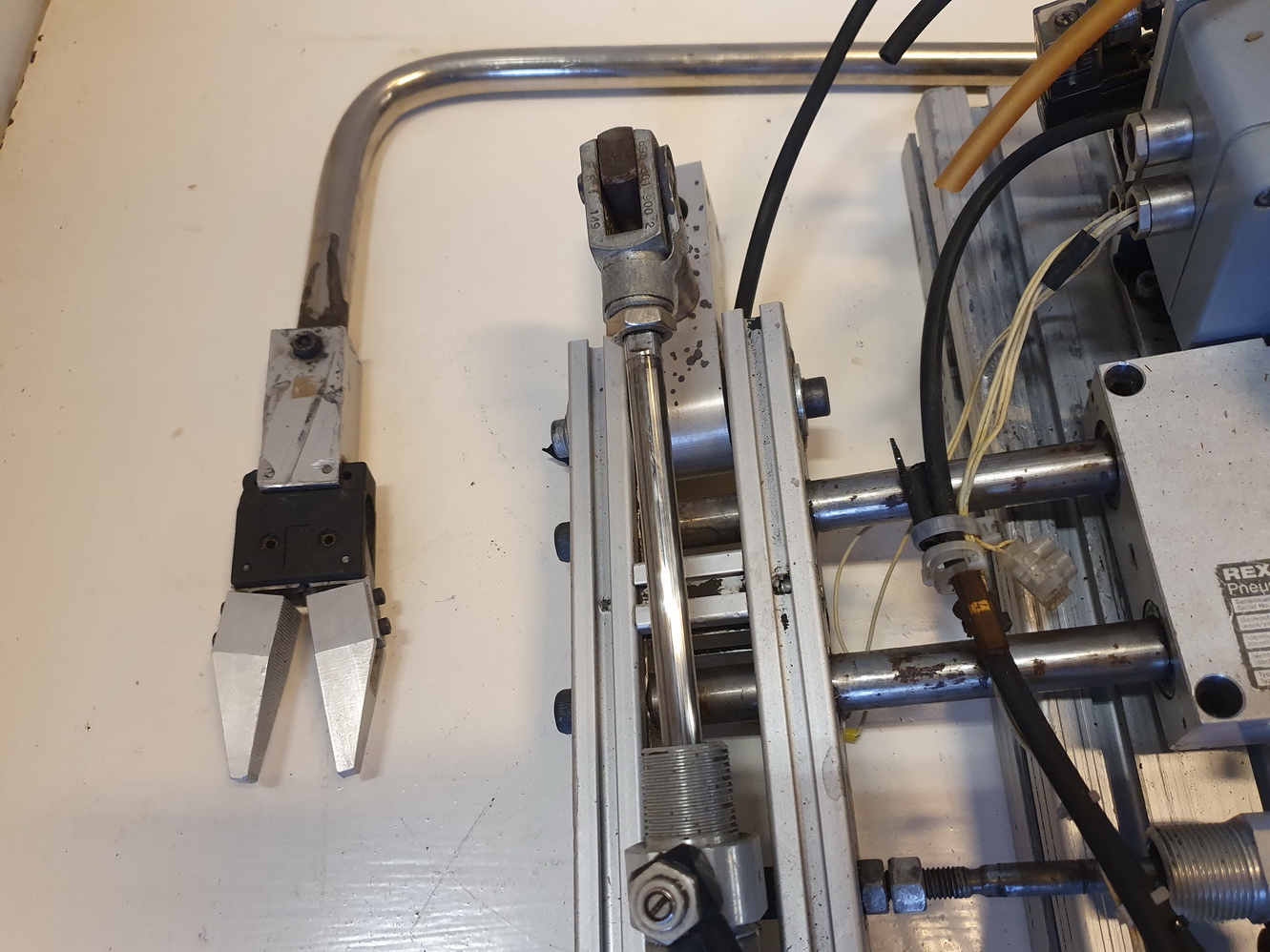 Demag Enguszkiszedő (picker)