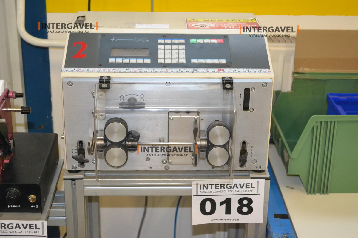 Automata kábel- és vezetékvágó és sztippelő