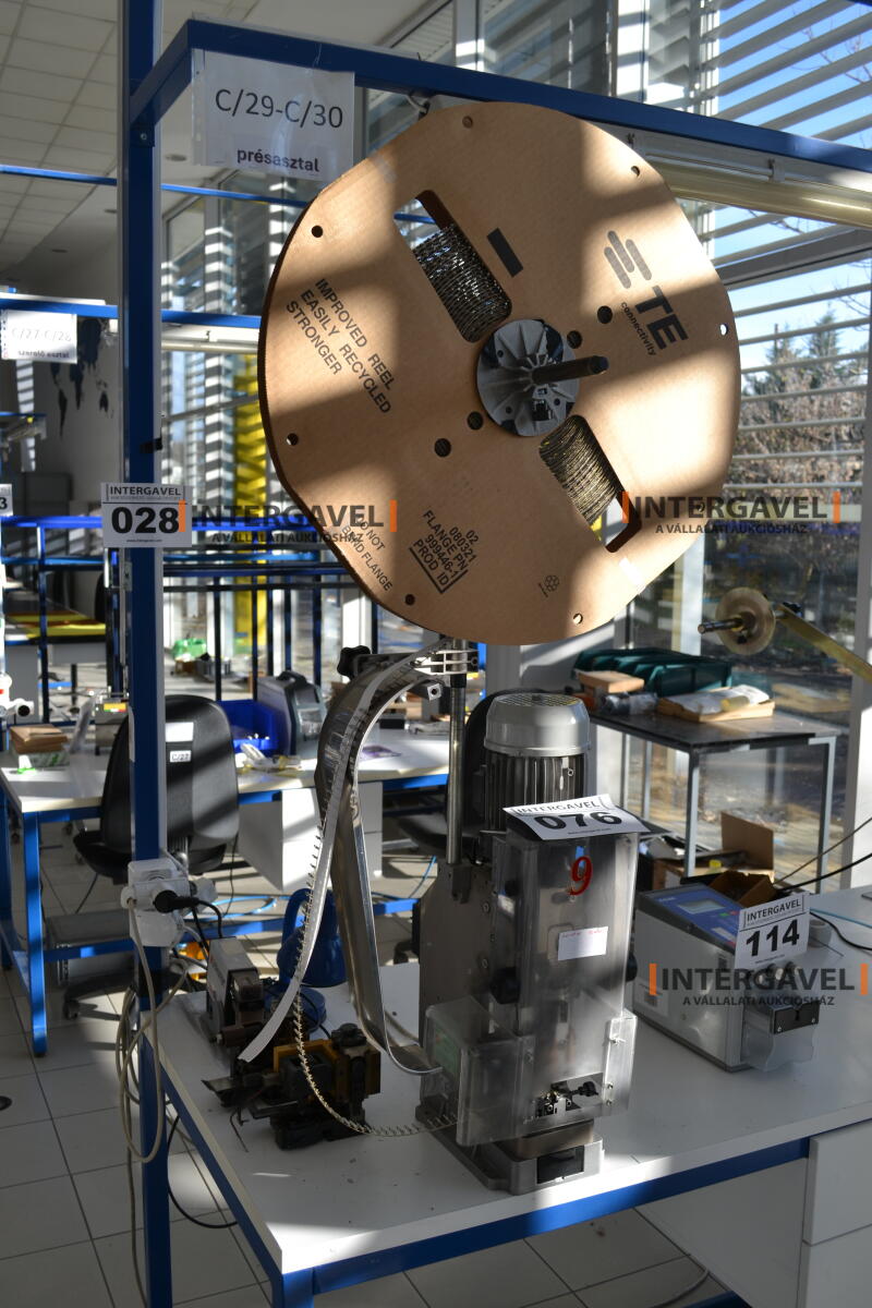 Ér- és csatlakozópréselő (crimpelő) gép