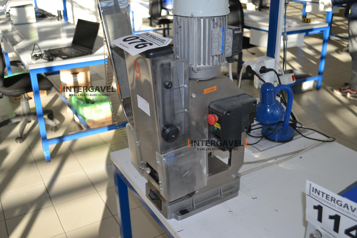 Ér- és csatlakozópréselő (crimpelő) gép 5