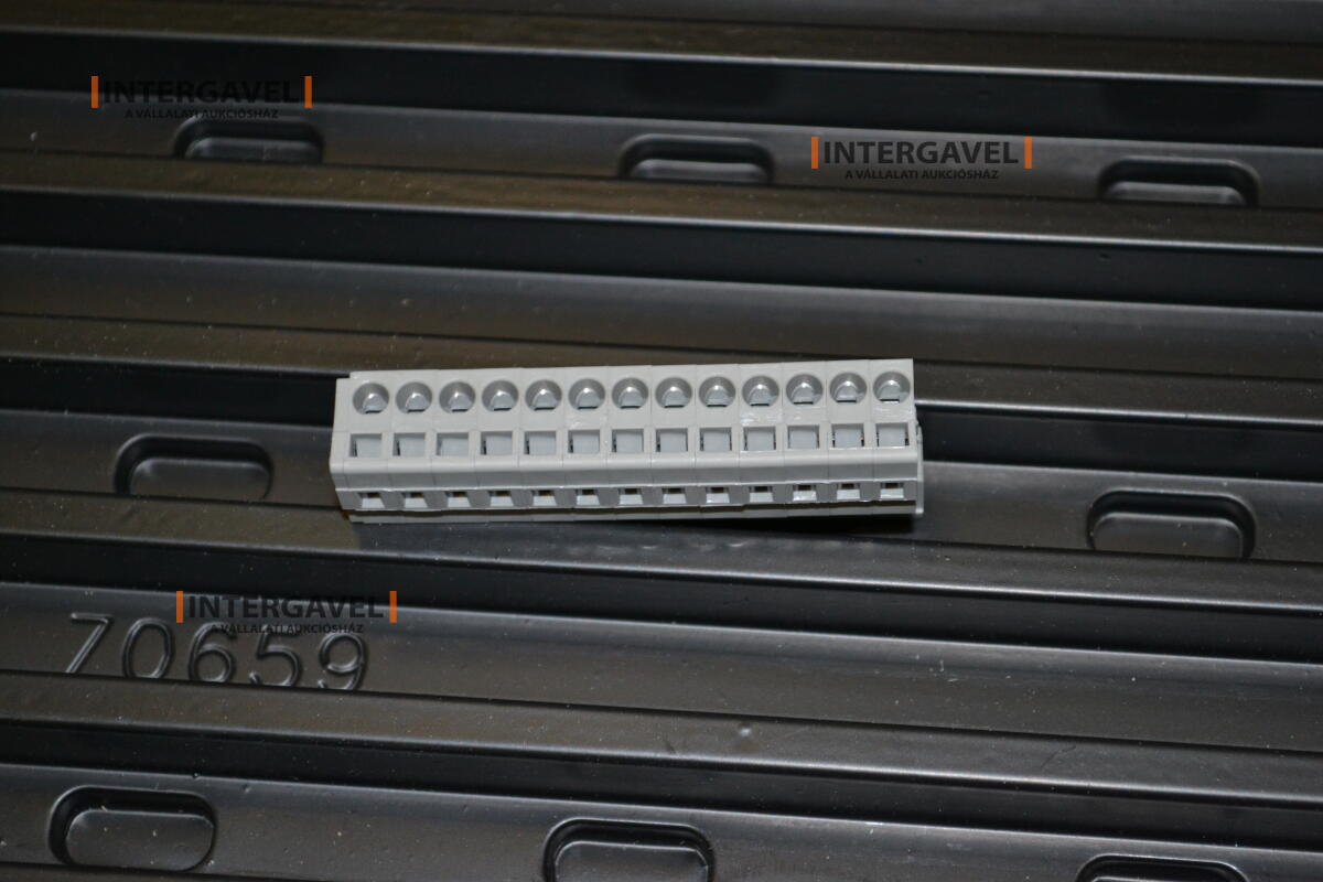 Vegyes csatlakozók, csatlakozótokok, elektronikai alkatrészek 23