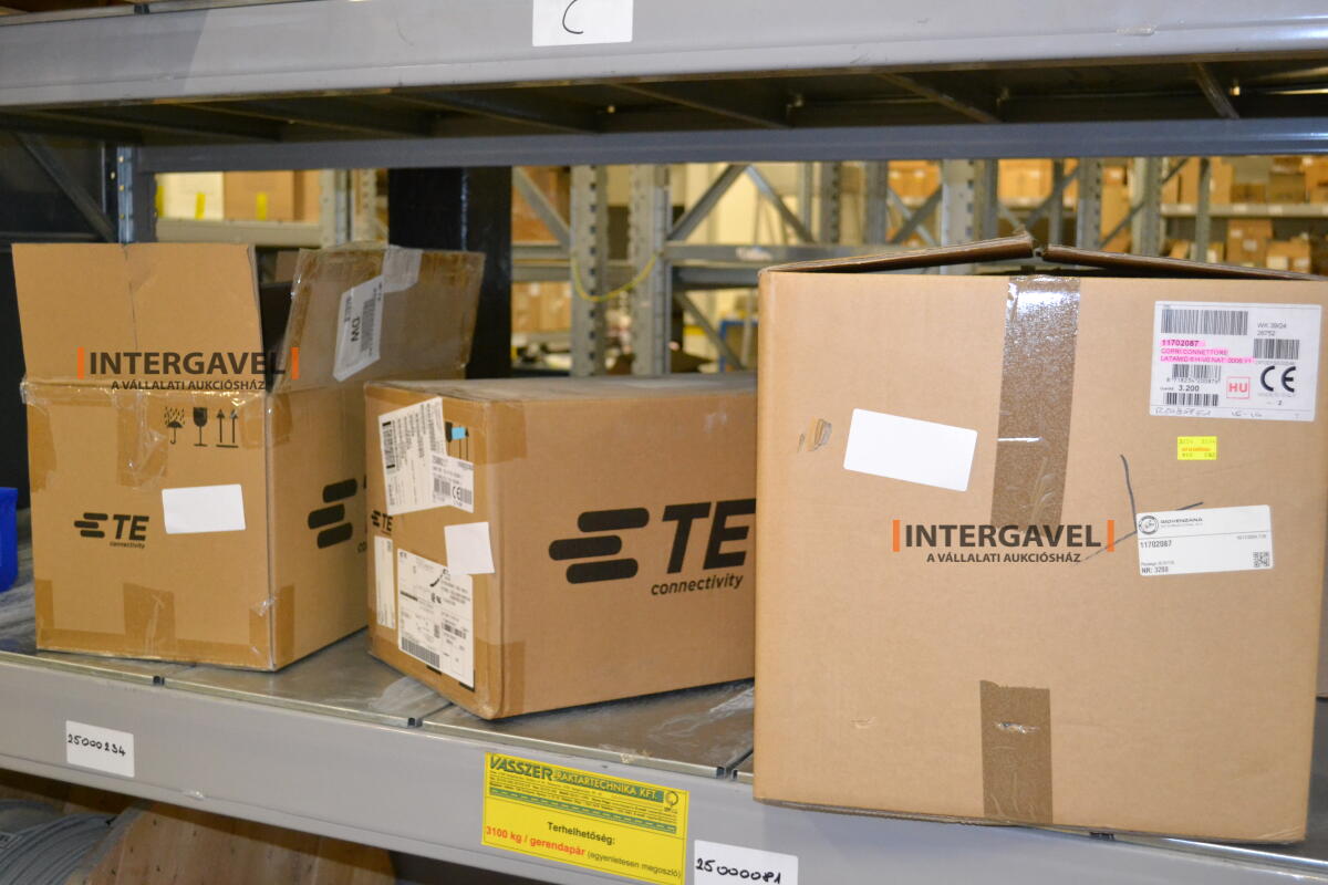 Vegyes csatlakozók, csatlakozótokok, elektronikai alkatrészek 54