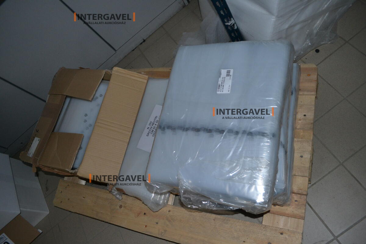 Csomagolóanyagok vegyesen 12