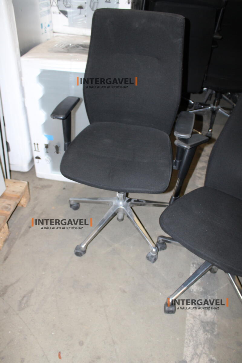 Irodai görgős szék (Fekete-Orlando) 2