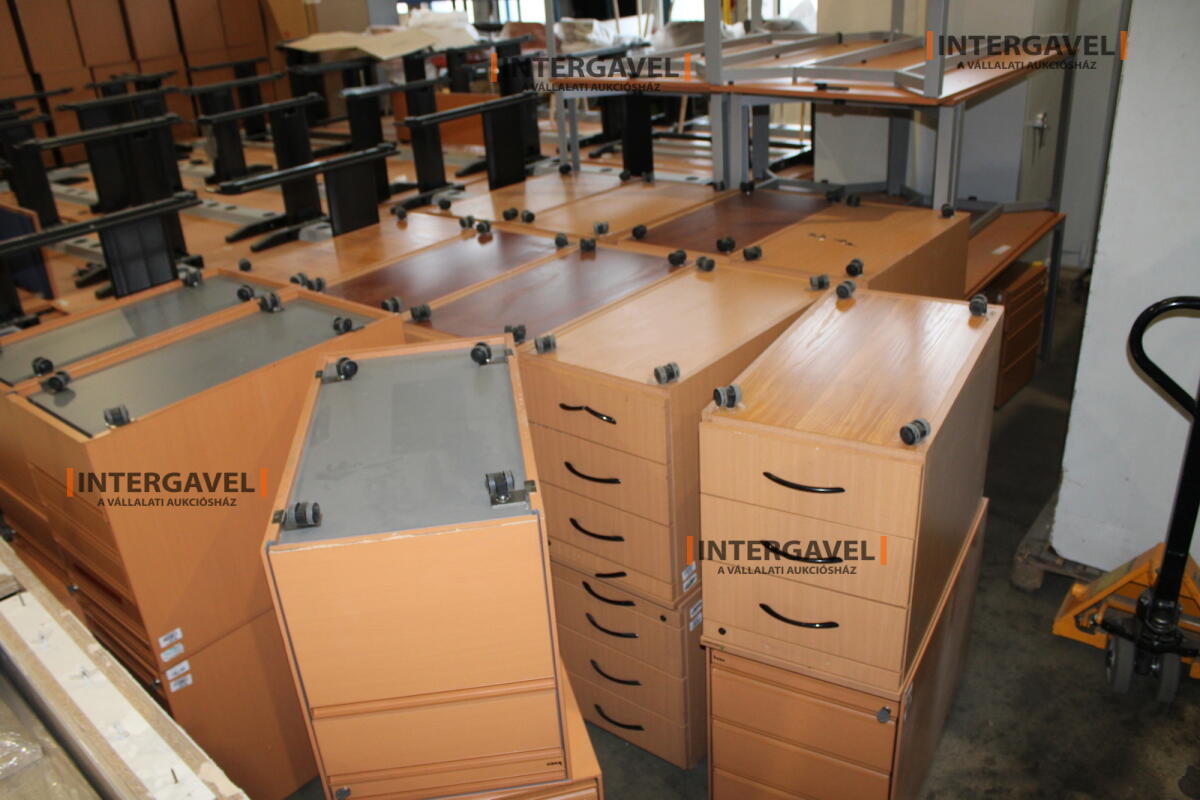 Vegyes konténerek 2