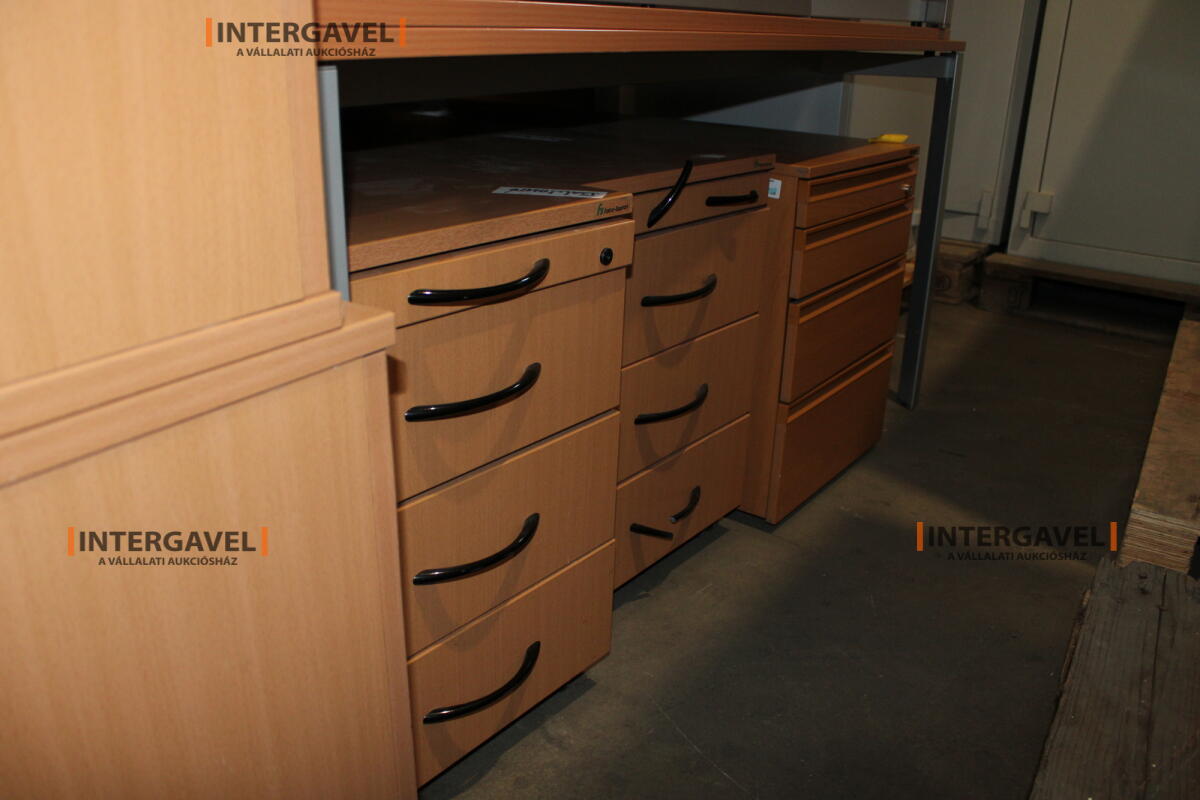 Vegyes konténerek 6