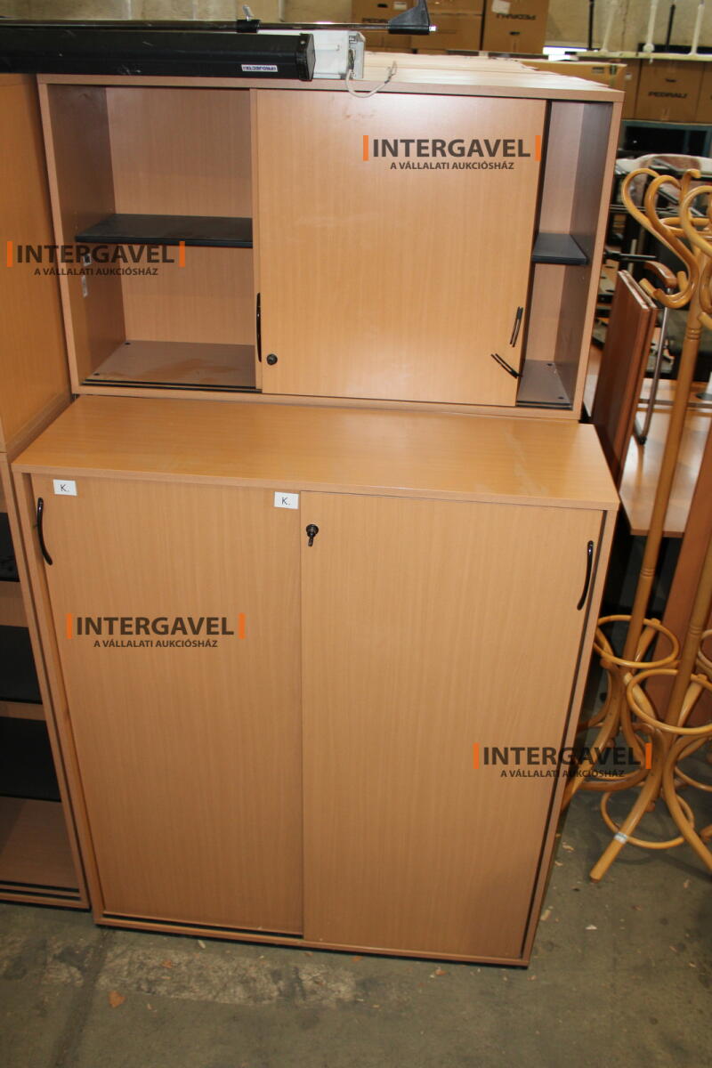 Tolóajtós szekrény 8