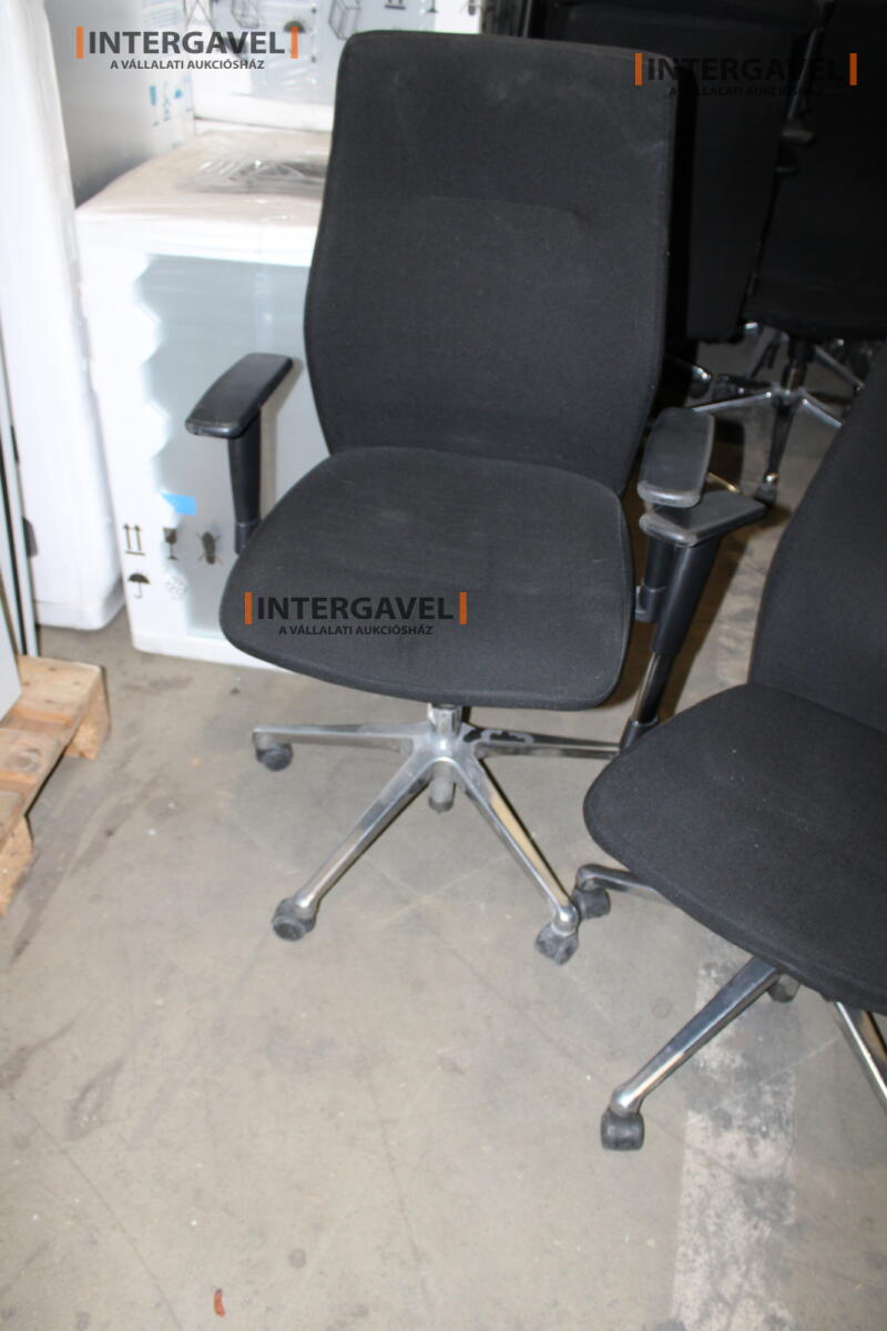 Irodai görgős szék (Fekete-Orlando) 2