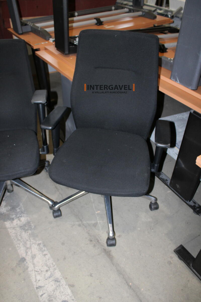 Irodai görgős szék (Fekete-Orlando) 4
