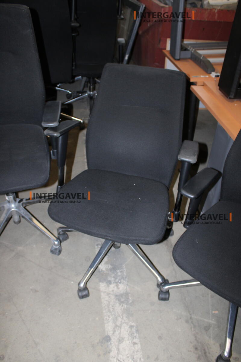 Irodai görgős szék (Fekete-Orlando) 3