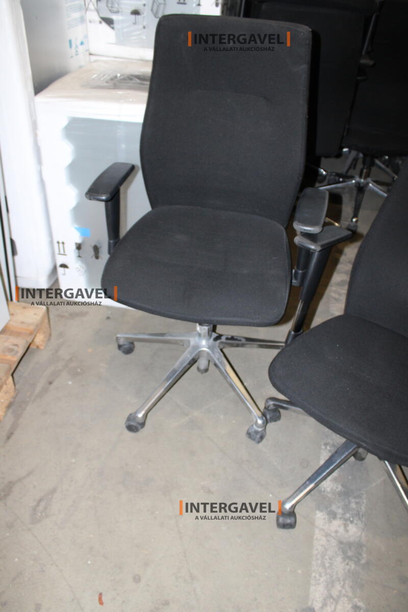 Irodai görgős szék (Fekete-Orlando) 2