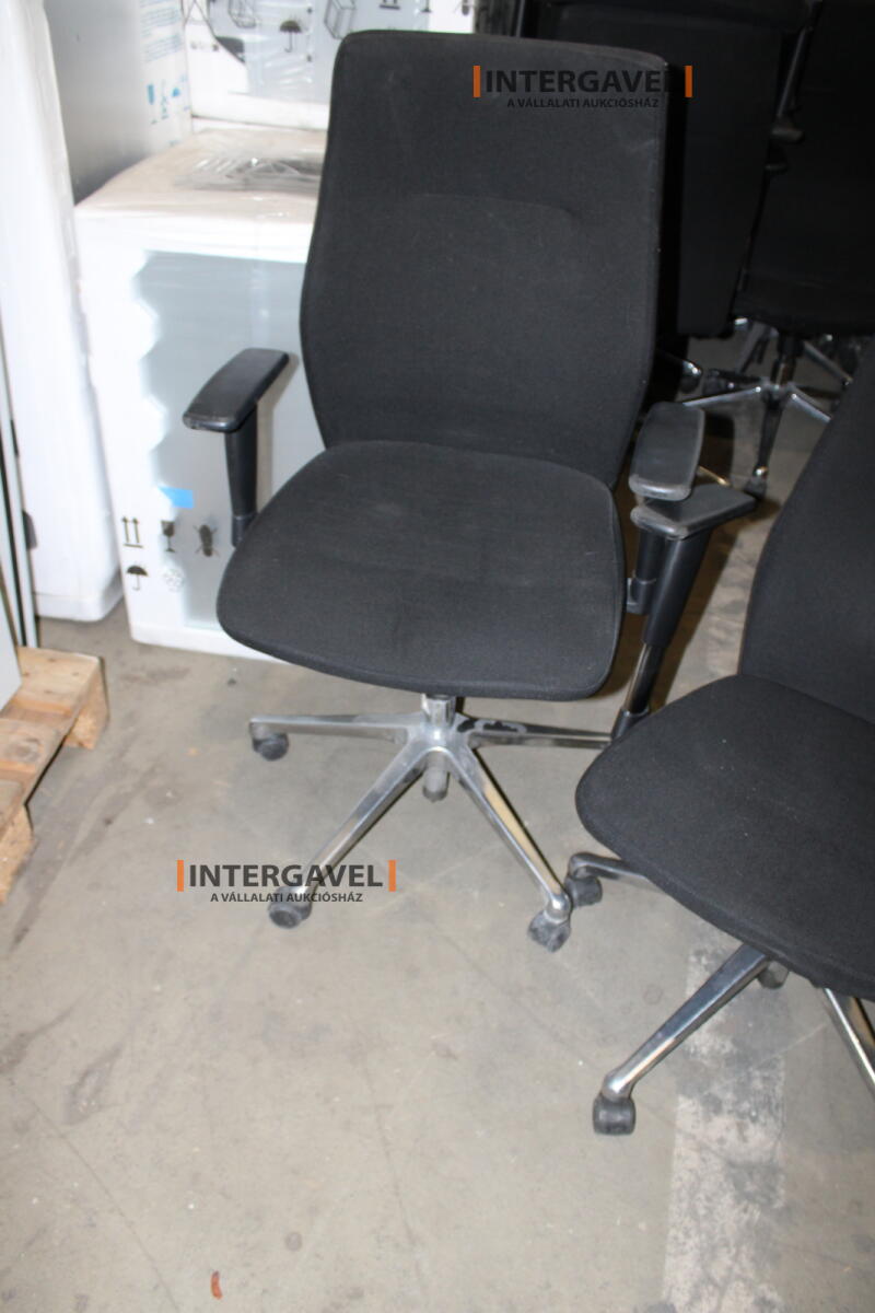 Irodai görgős szék (Fekete-Orlando) 2