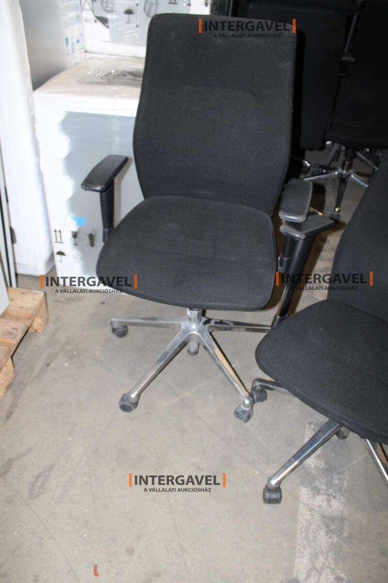Irodai görgős szék (Fekete-Orlando) 2
