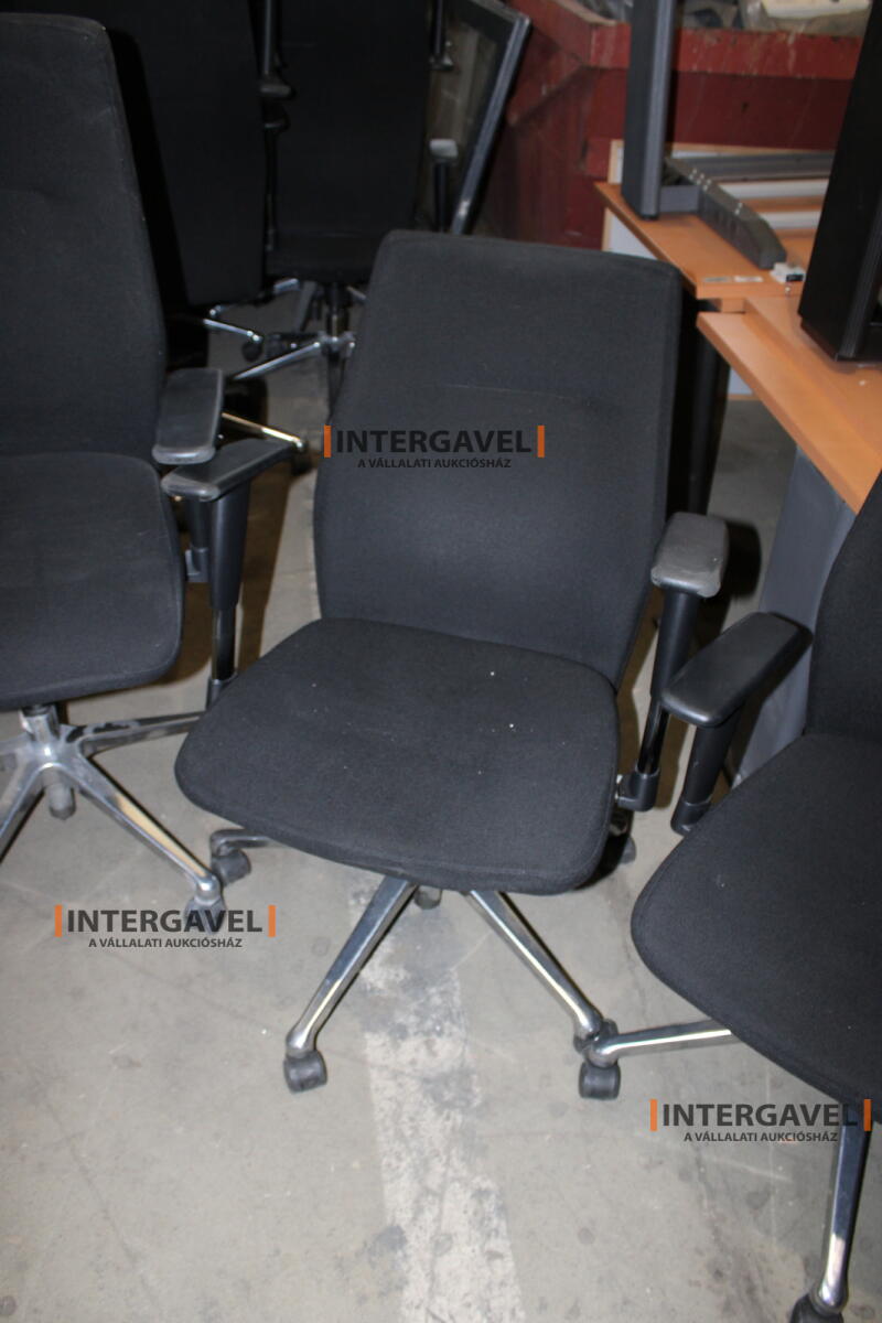Irodai görgős szék (Fekete-Orlando) 3