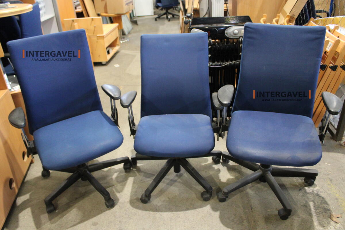 Irodai görgős szék (Comforto-kék) 1