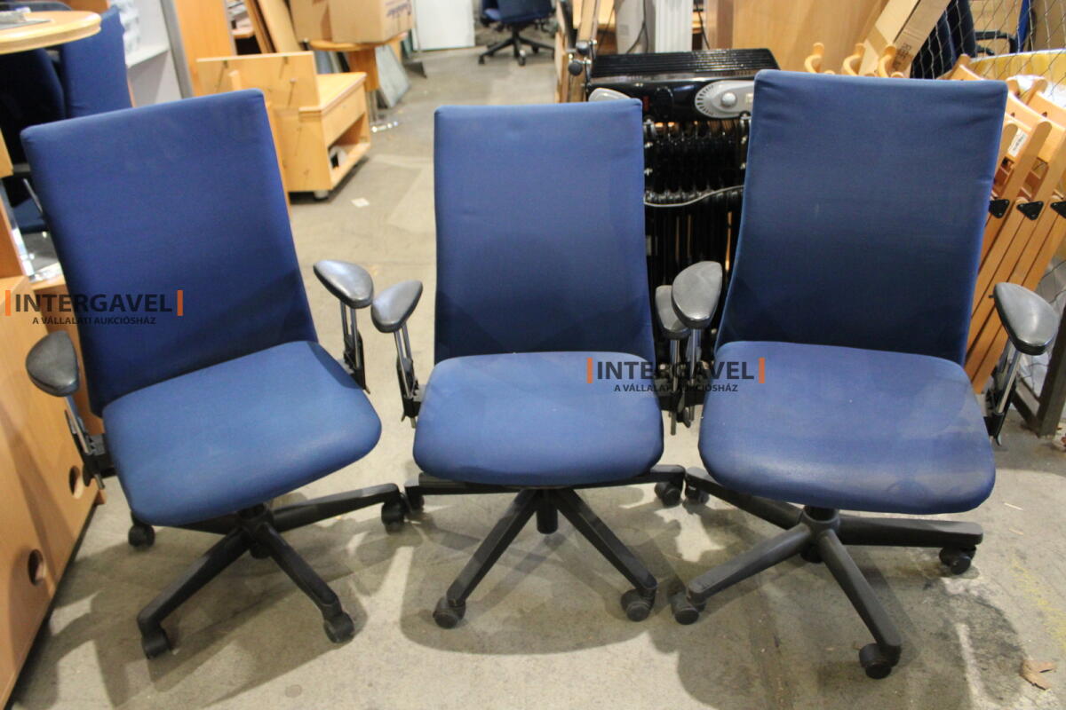 Irodai görgős szék (Comforto-kék) 1