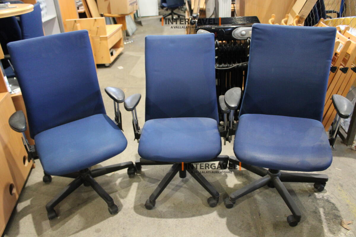 Irodai görgős szék (Comforto-kék) 1
