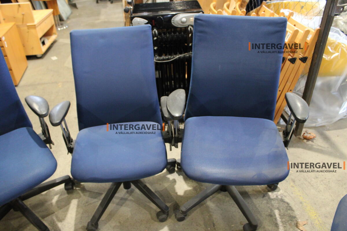 Irodai görgős szék (Comforto-kék) 2