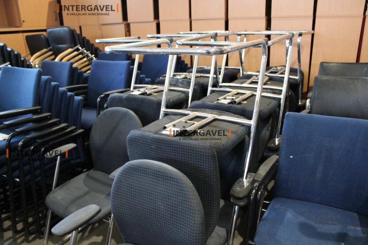 Tárgyalószék (kék/kockás) 3