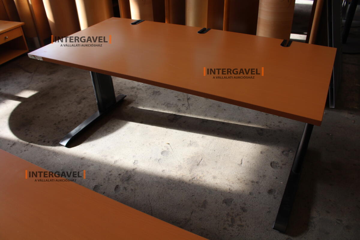 Íróasztal (BENE-1600mm) 2