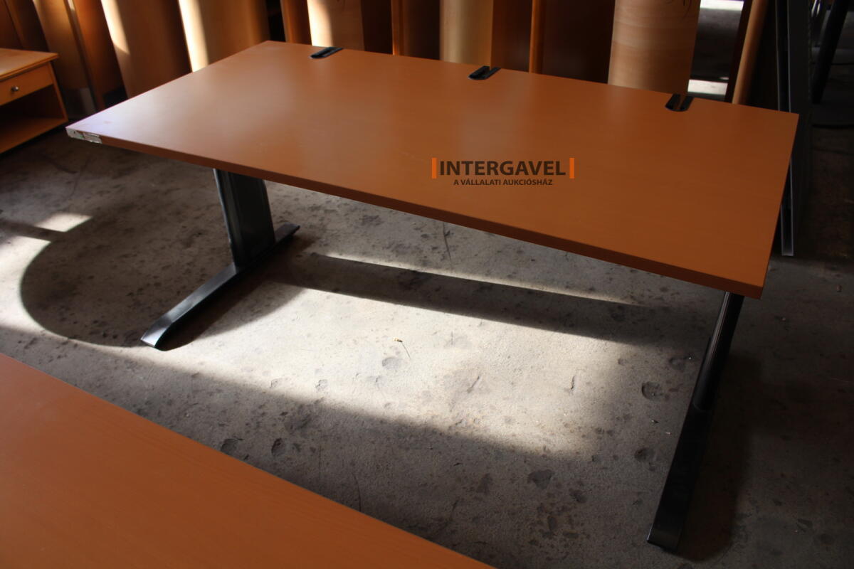 Íróasztal (BENE-1600mm) 2