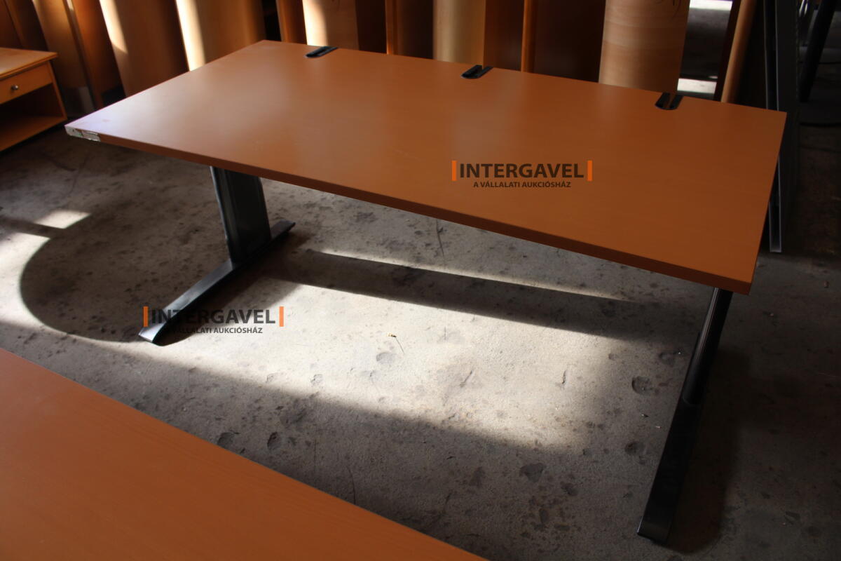Íróasztal (BENE-1600mm) 2