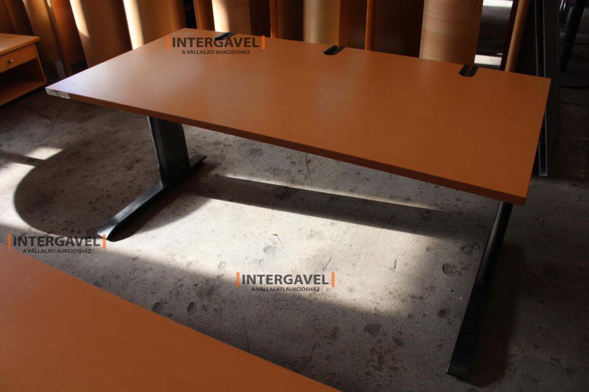 Íróasztal (BENE-1600mm) 2