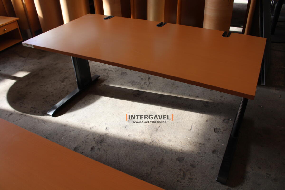 Íróasztal (BENE-1600mm) 2