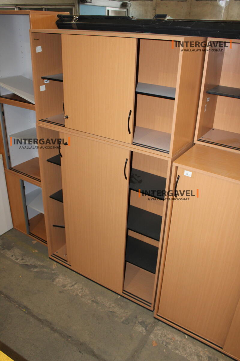 Tolóajtós szekrény 7