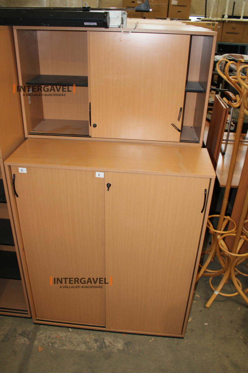 Tolóajtós szekrény 8