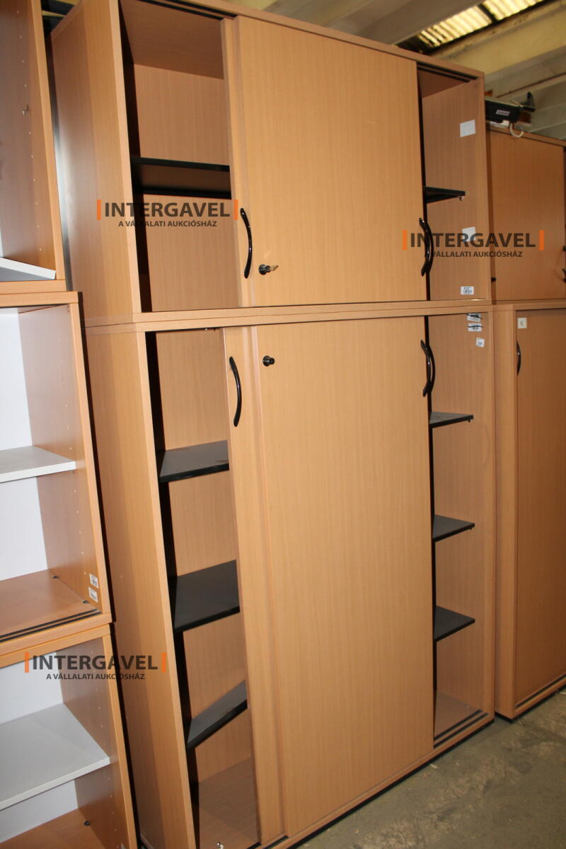 Tolóajtós szekrény 4