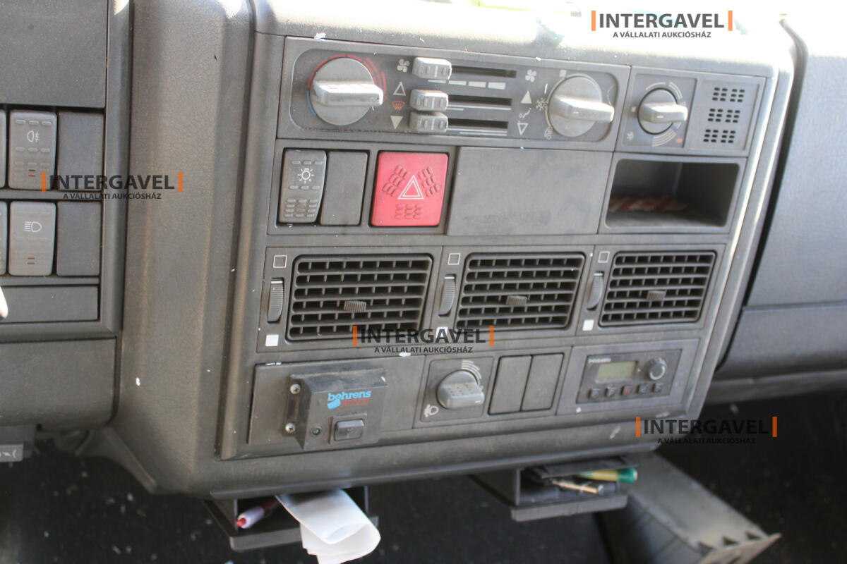 Teherautó - IVECO 33