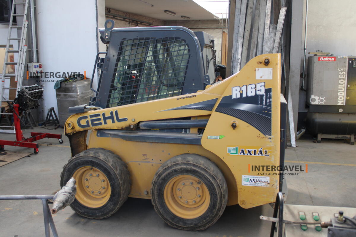 Csúszókormányos - GEHL 3